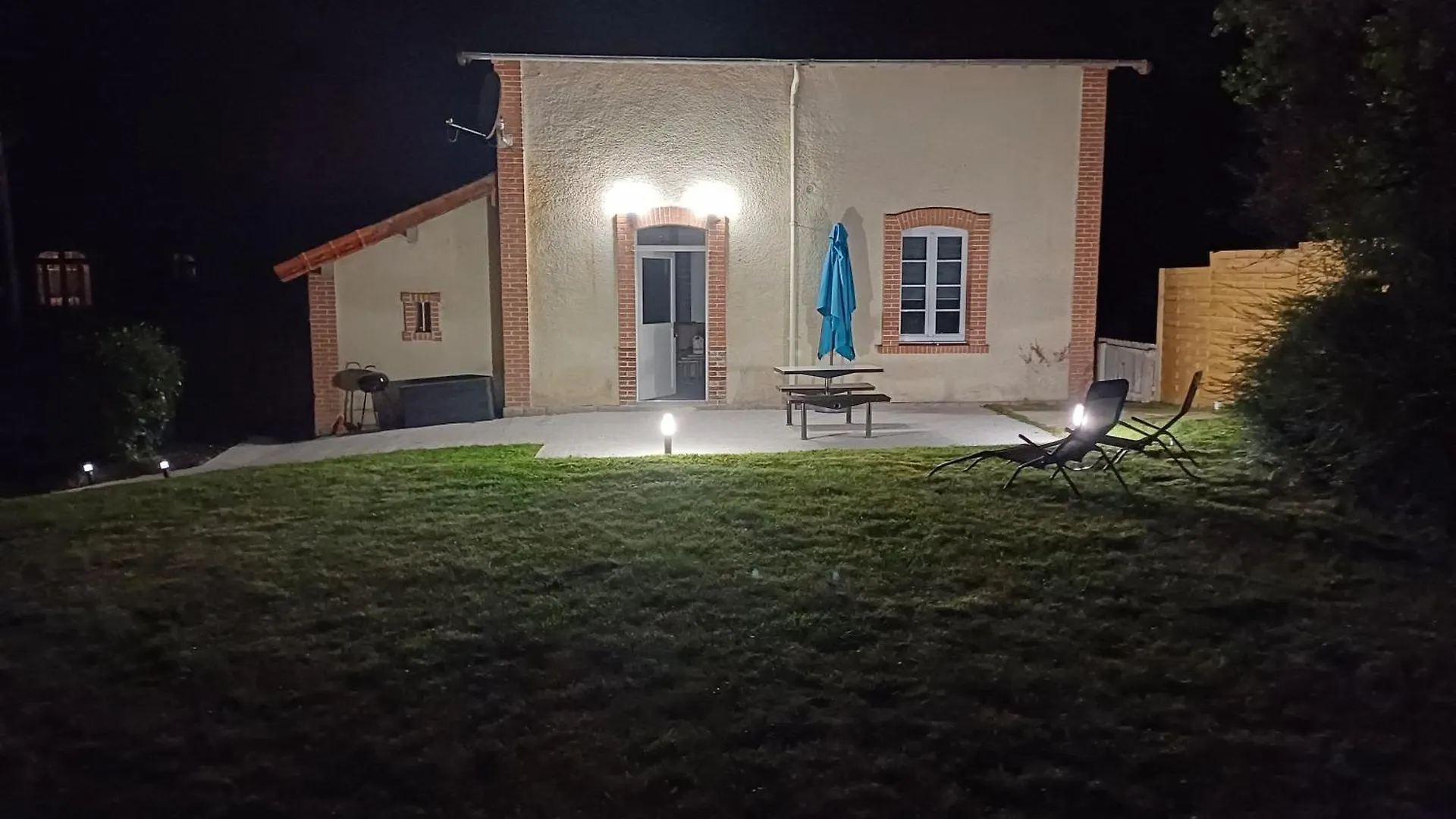 Gite Garde-Barriere 2 Chambres Saint-Guen 0*,  Francia