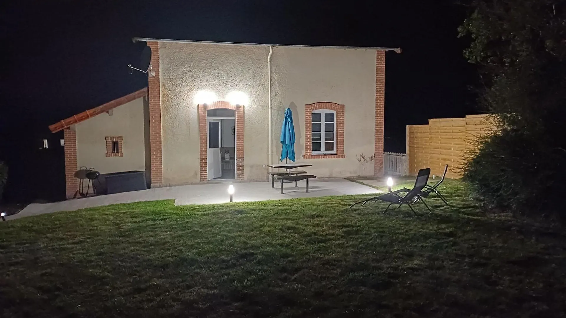 Gite Garde-Barriere 2 Chambres Saint-Guen 0*,  France